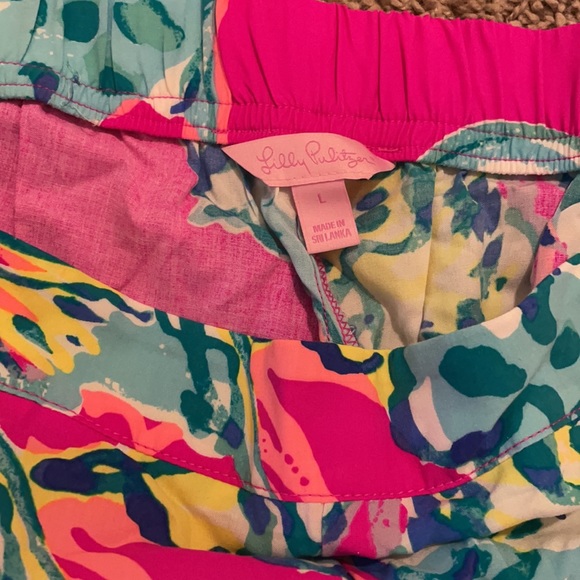 Lilly Pulitzer pink tassel vibrant shorts - Picture 4 of 6